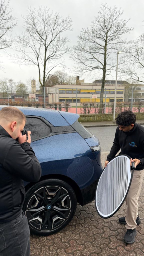 Mobiler Kfz Gutachter bei Begutachtung in Düren und Umgebung